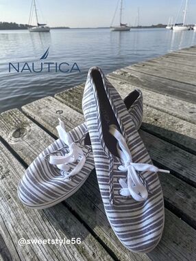 NAUTICA Black And White Striped Sneaker lace up chambray canvas shoe size 8.5
